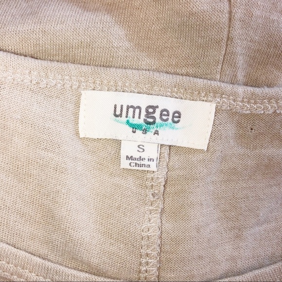Umgee small oversized tan high low top; side slits - Picture 8 of 9